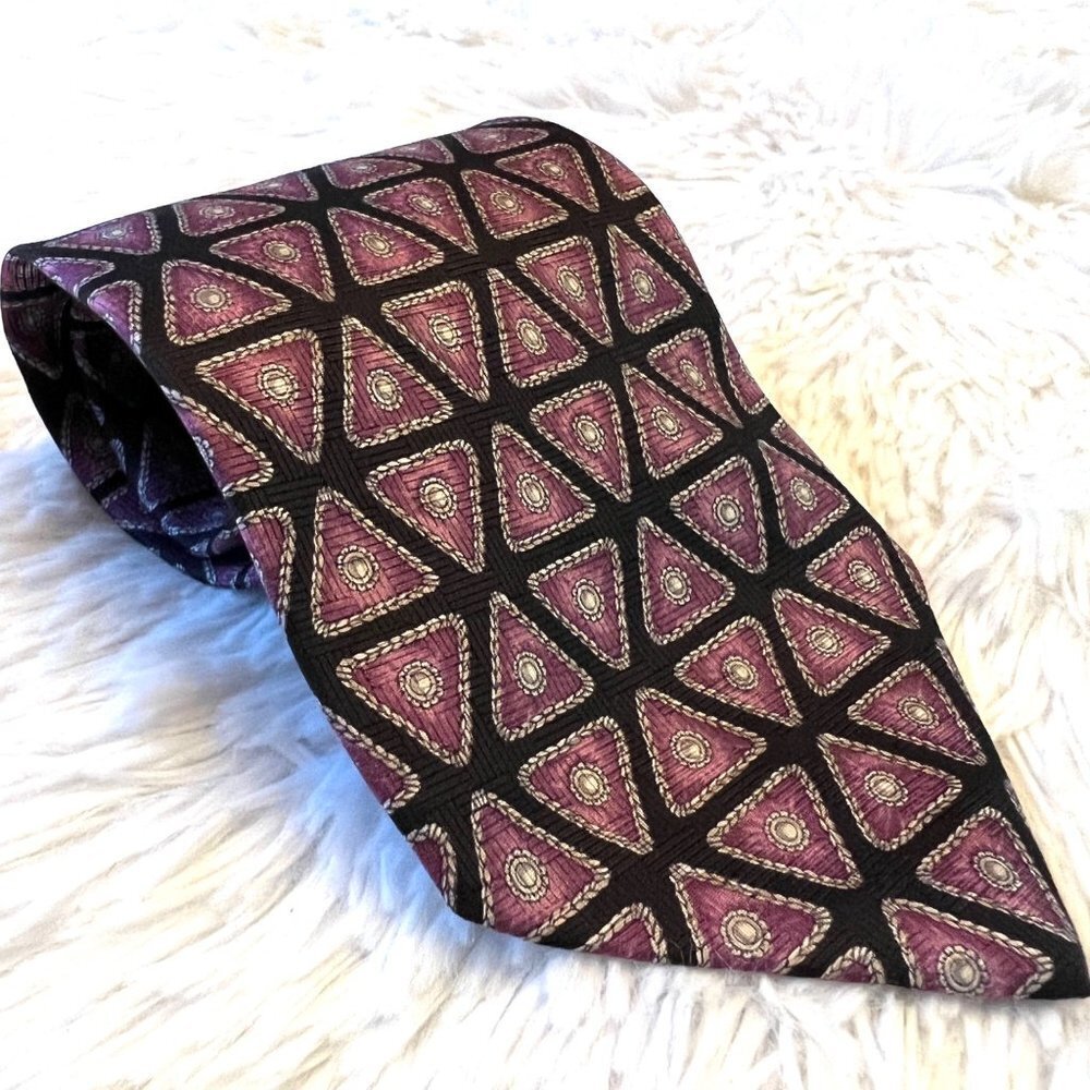 Valentino Cravatte Black and Purple Modern Tesselation‎ Triangles 100% Silk Tie